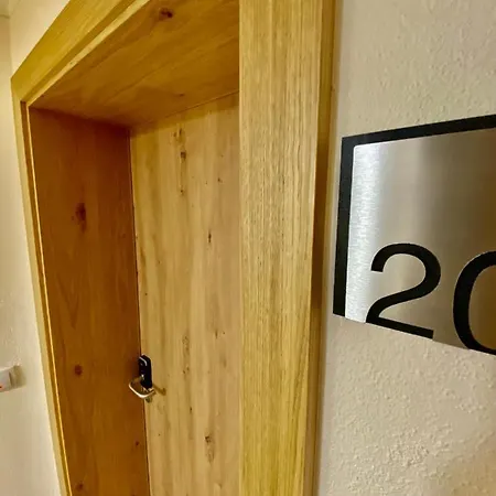 Hotel Small And Cozy Rieder Stubn On - Site Restaurant And Pinseria Ried im Oberinntal