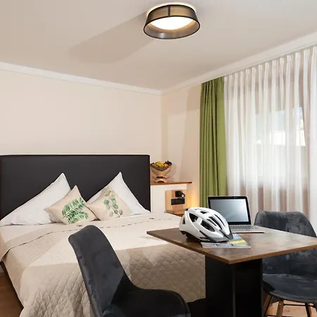Small And Cozy Rieder Stubn On - Site Restaurant And Pinseria 3*