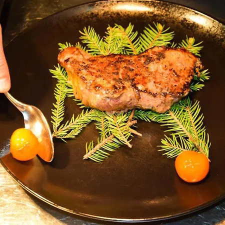 Small And Cozy Rieder Stubn On - Site Restaurant And Pinseria Ried im Oberinntal