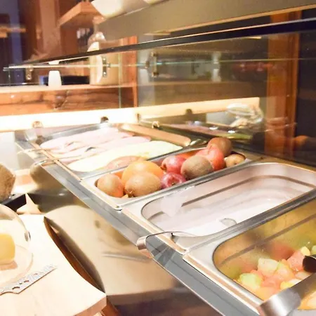 Small And Cozy Rieder Stubn On - Site Restaurant And Pinseria Hotel Ried im Oberinntal
