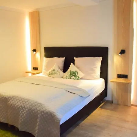 Hotel Small And Cozy Rieder Stubn On - Site Restaurant And Pinseria Ried im Oberinntal